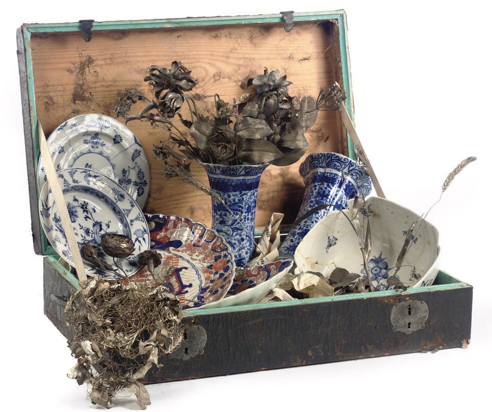 SIXTEEN SILVER ORNAMENTS MODELLED AS FLOWERS AND AN ASSORTED GROUP OF PORCELAIN