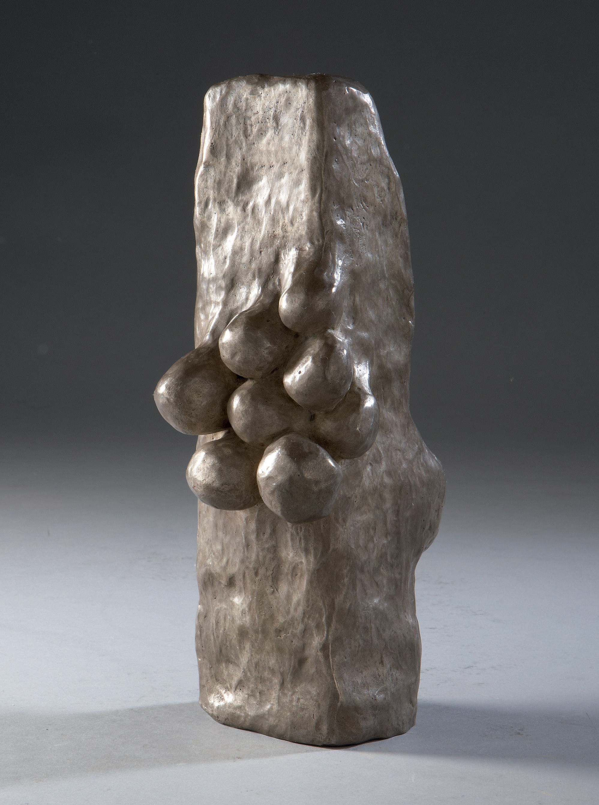 LOUISE BOURGEOIS (NEE EN 1911)