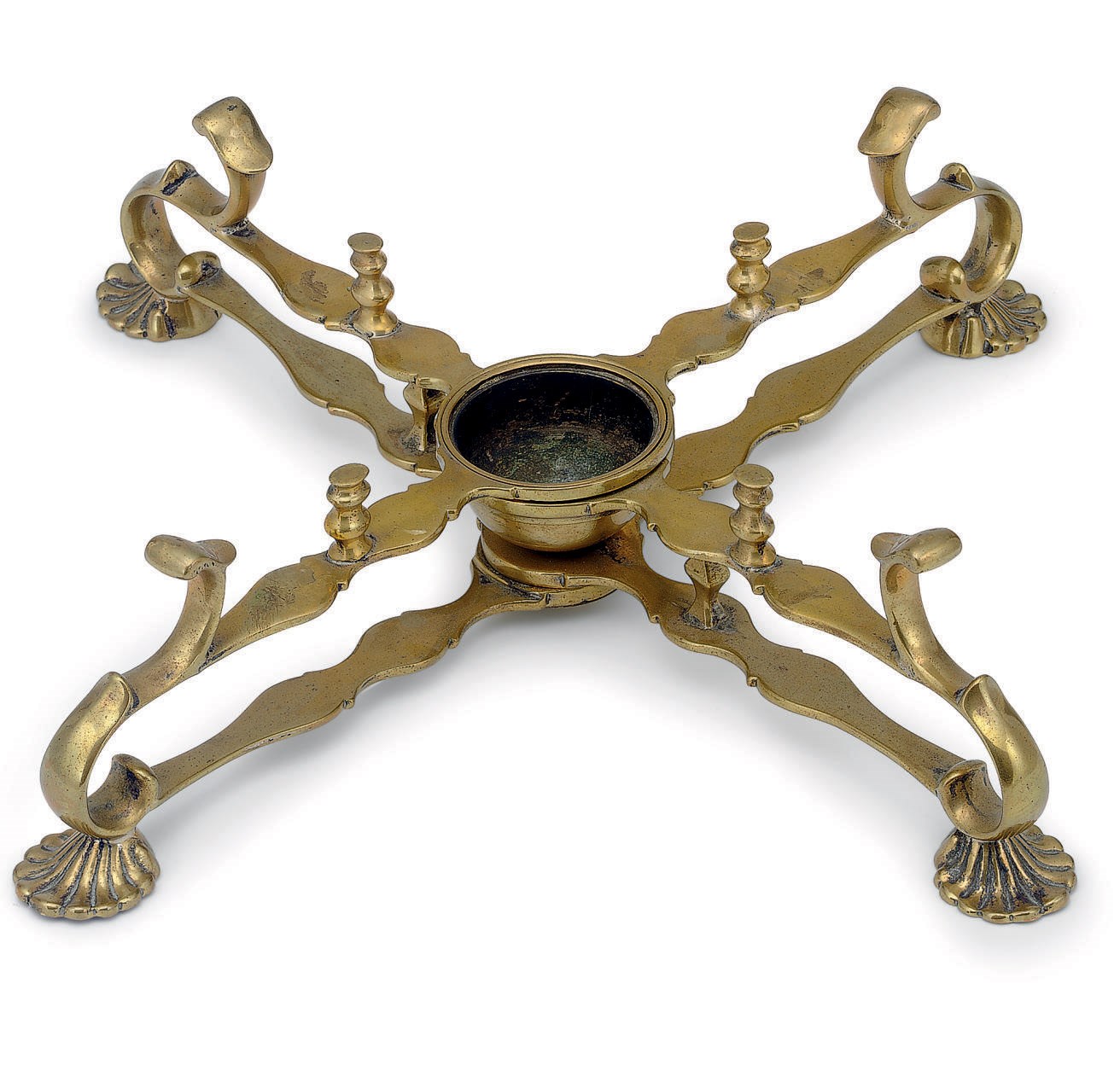 A GEORGE II BRASS DISH CROSS