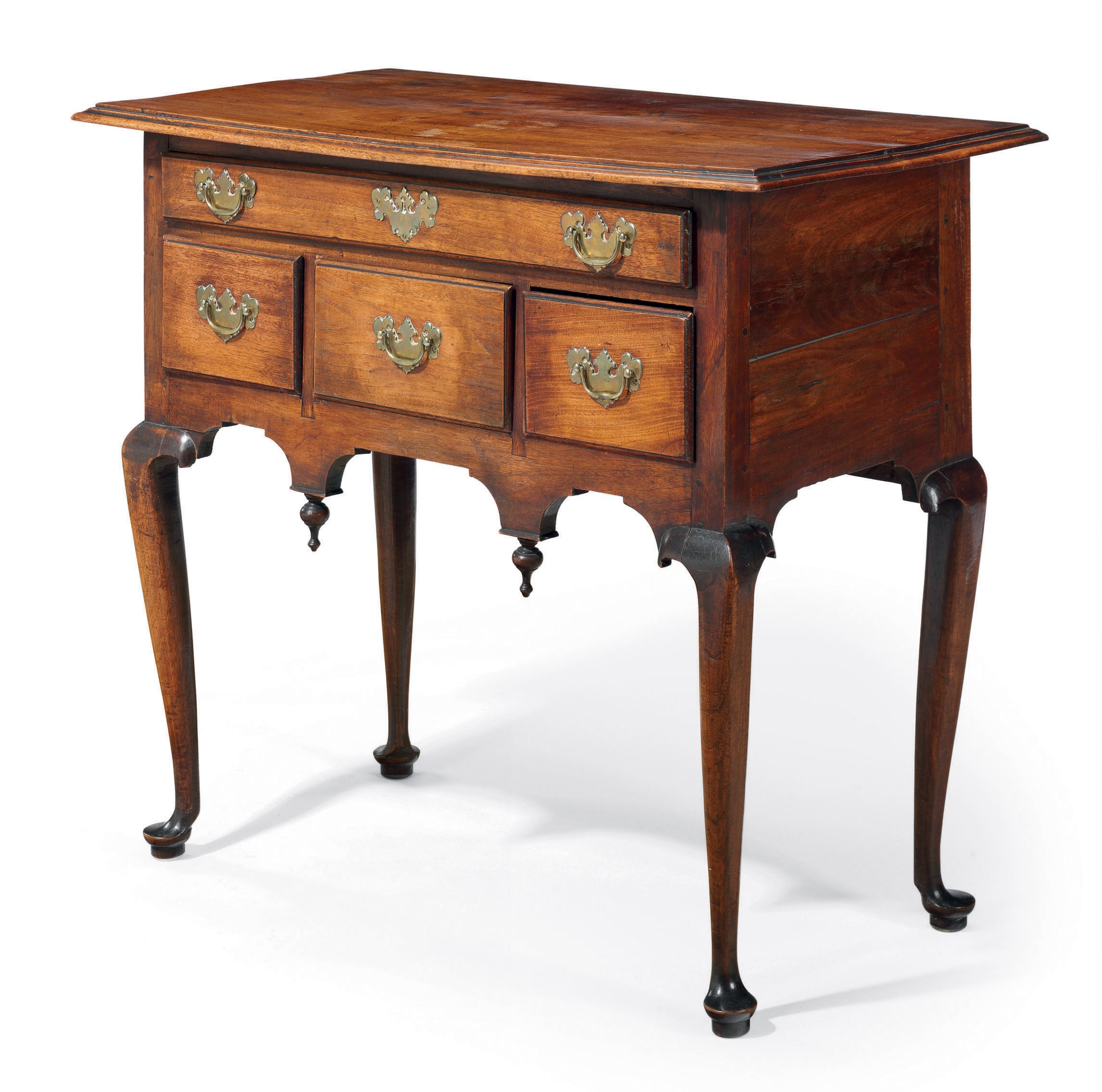 A QUEEN ANNE WALNUT DRESSING TABLE