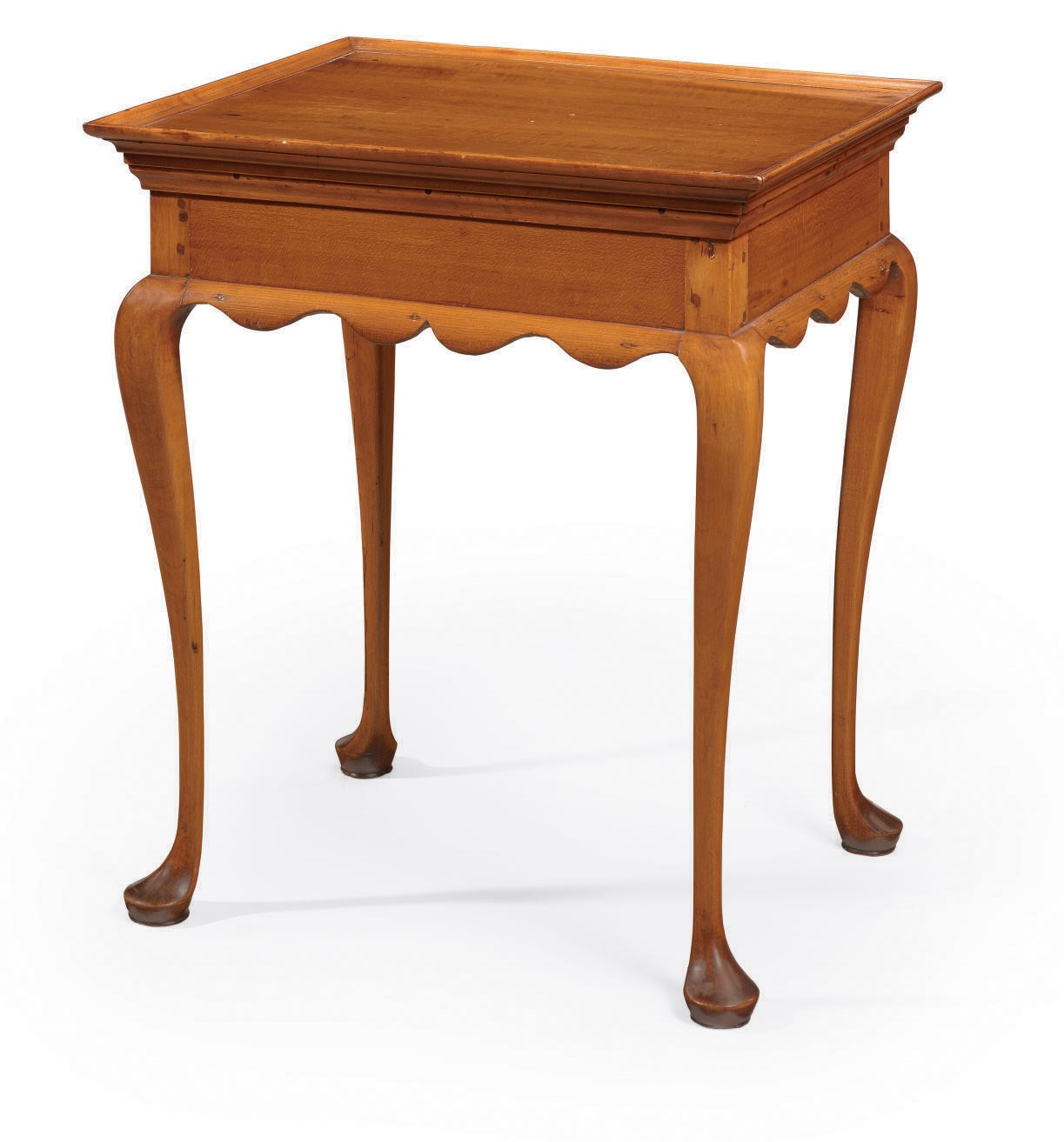 A QUEEN ANNE FIGURED MAPLE AND SYCAMORE TRAY-TOP TEA TABLE