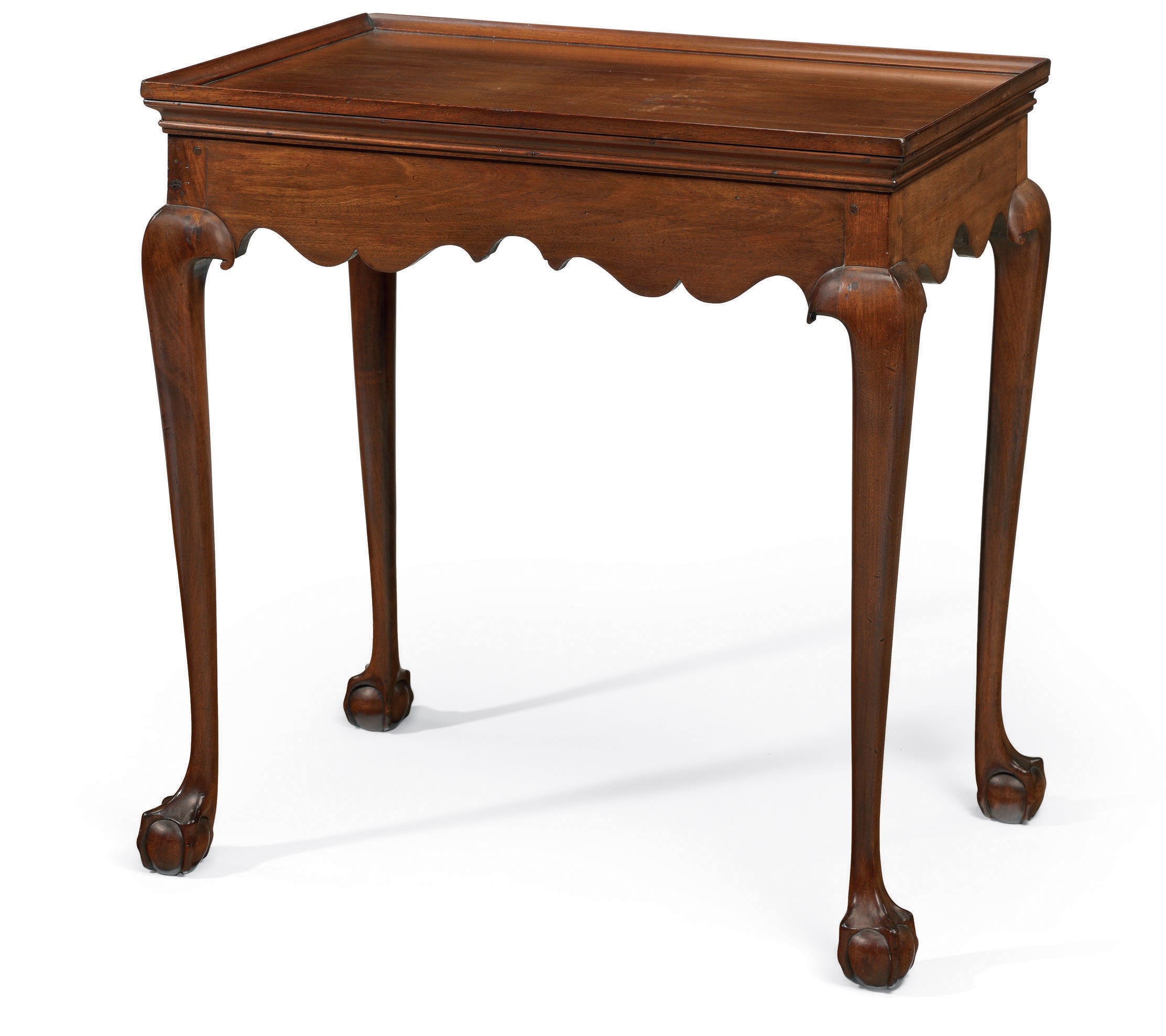 A CHIPPENDALE MAHOGANY TRAY-TOP TEA TABLE