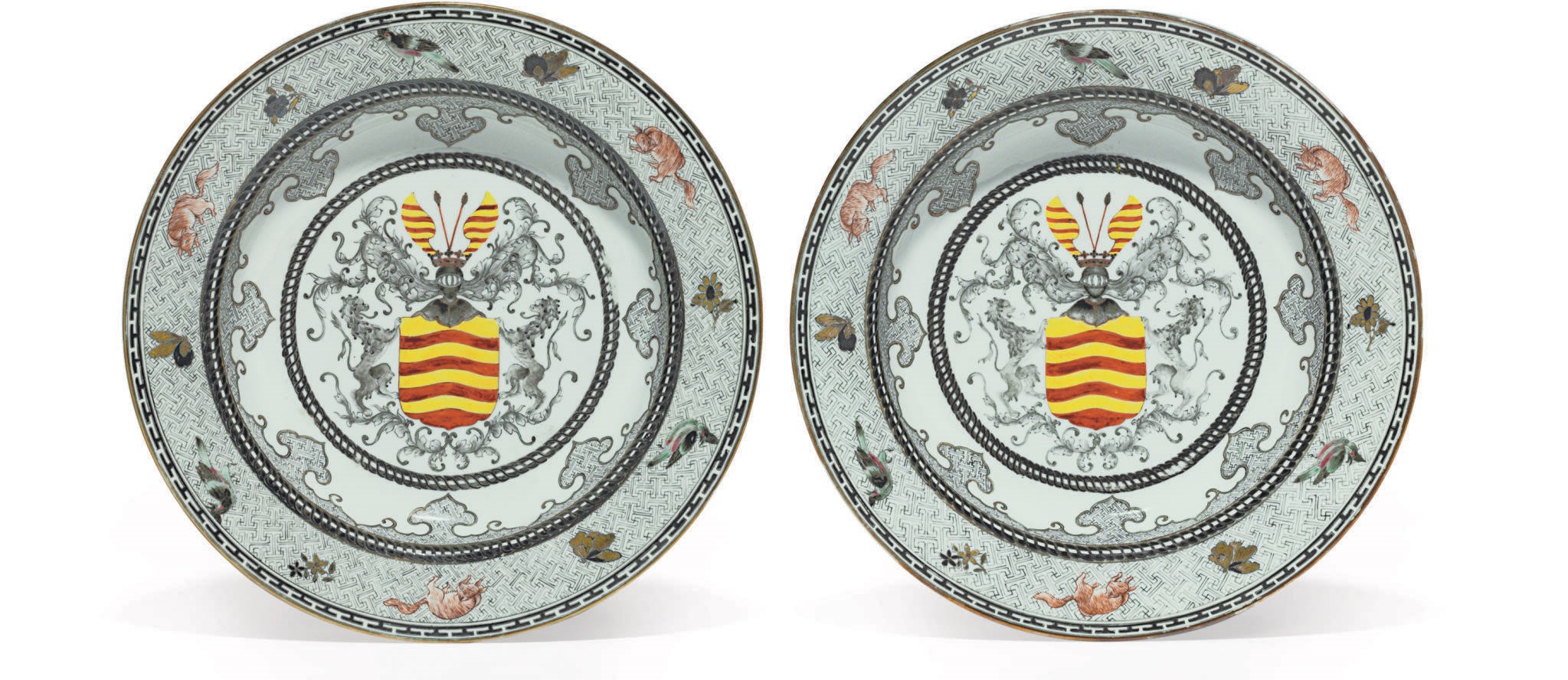 A PAIR OF DUTCH MARKET SEMI-EGGSHELL PORCELAIN SOUP PLATES