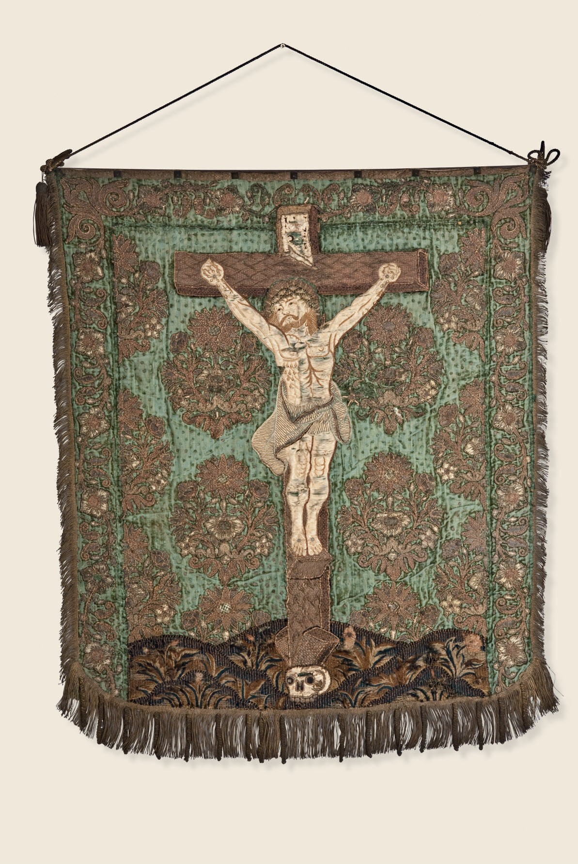 BANNIERE EN SOIE REPRESENTANT LE CHRIST EN CROIX