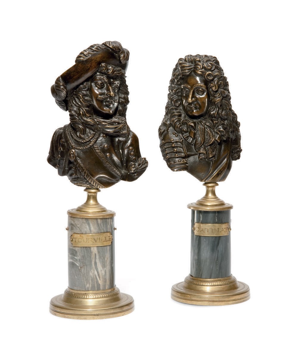 PAIRE DE BUSTES EN BRONZE REPRESENTANT LE MARECHAL CATINAT ET TOURVILLE