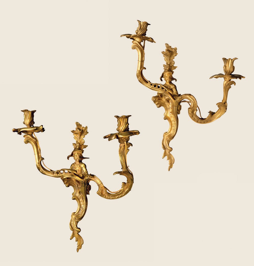 PAIRE D'APPLIQUES AU CHINOIS DE STYLE LOUIS XV