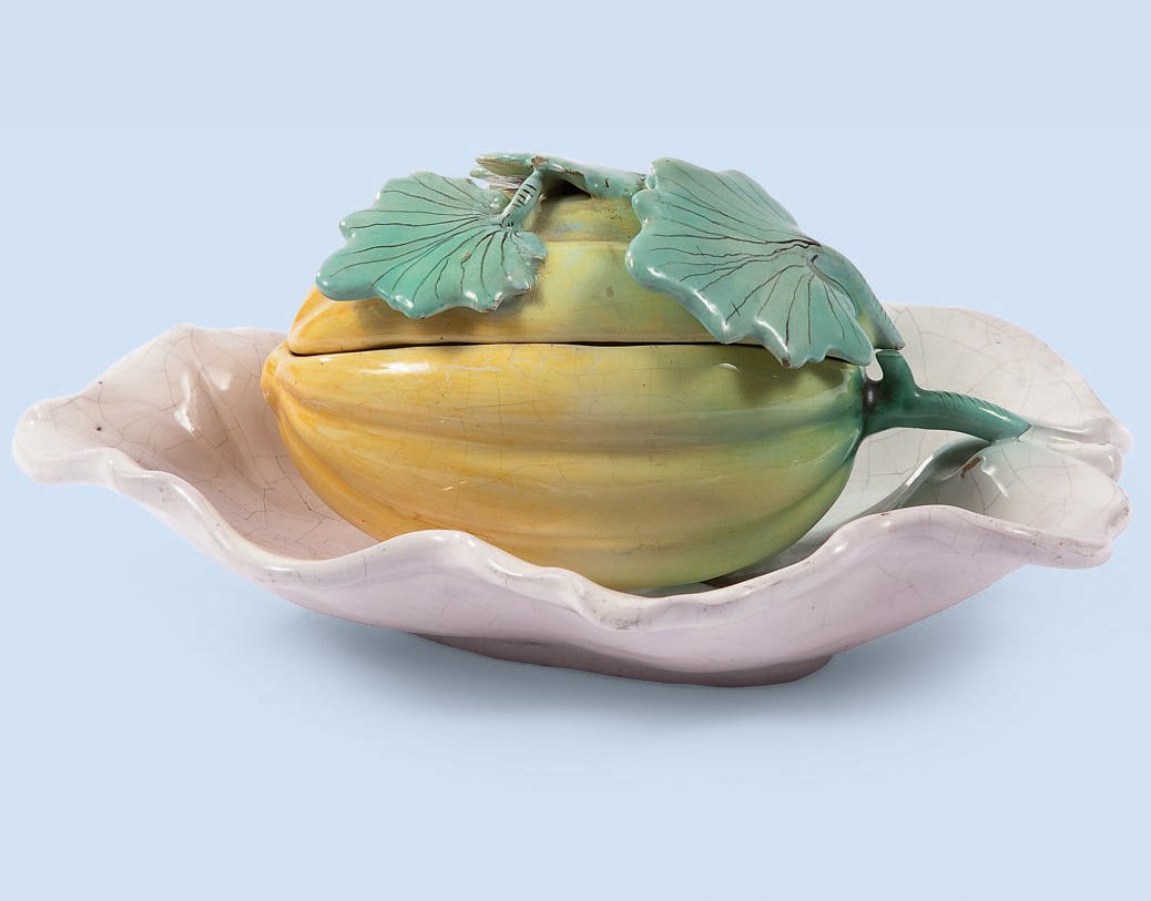 PETITE TERRINE TROMPE-L'OEIL A PLATEAU ADHERENT ET SON COUVERCLE EN FAIENCE DE SHREIZHEIM DU XVIIIEME SIECLE