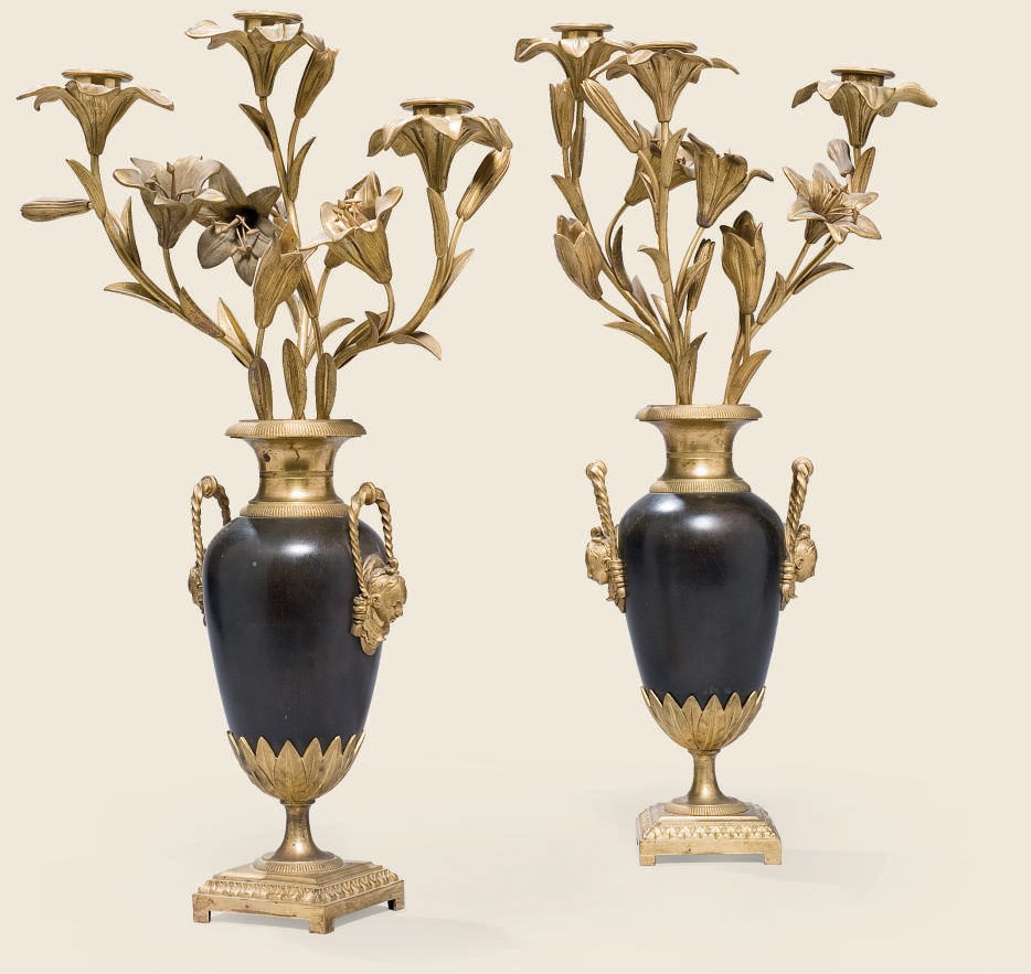 PAIRE DE VASES FORMANT CANDELABRES D'EPOQUE NEOCLASSIQUE