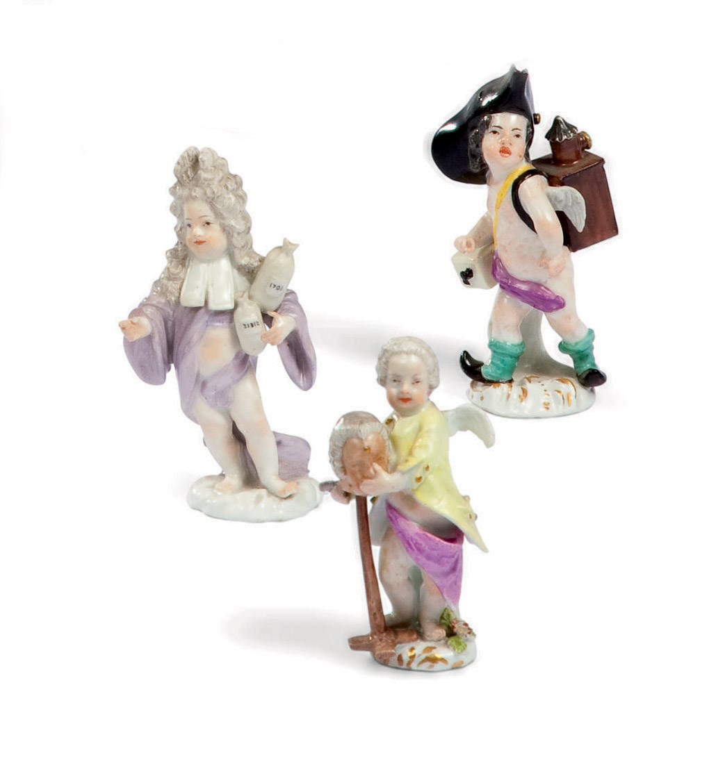 TROIS PETITES STATUETTES EN PORCELAINE DE MEISSEN DU XVIIIEME SIECLE