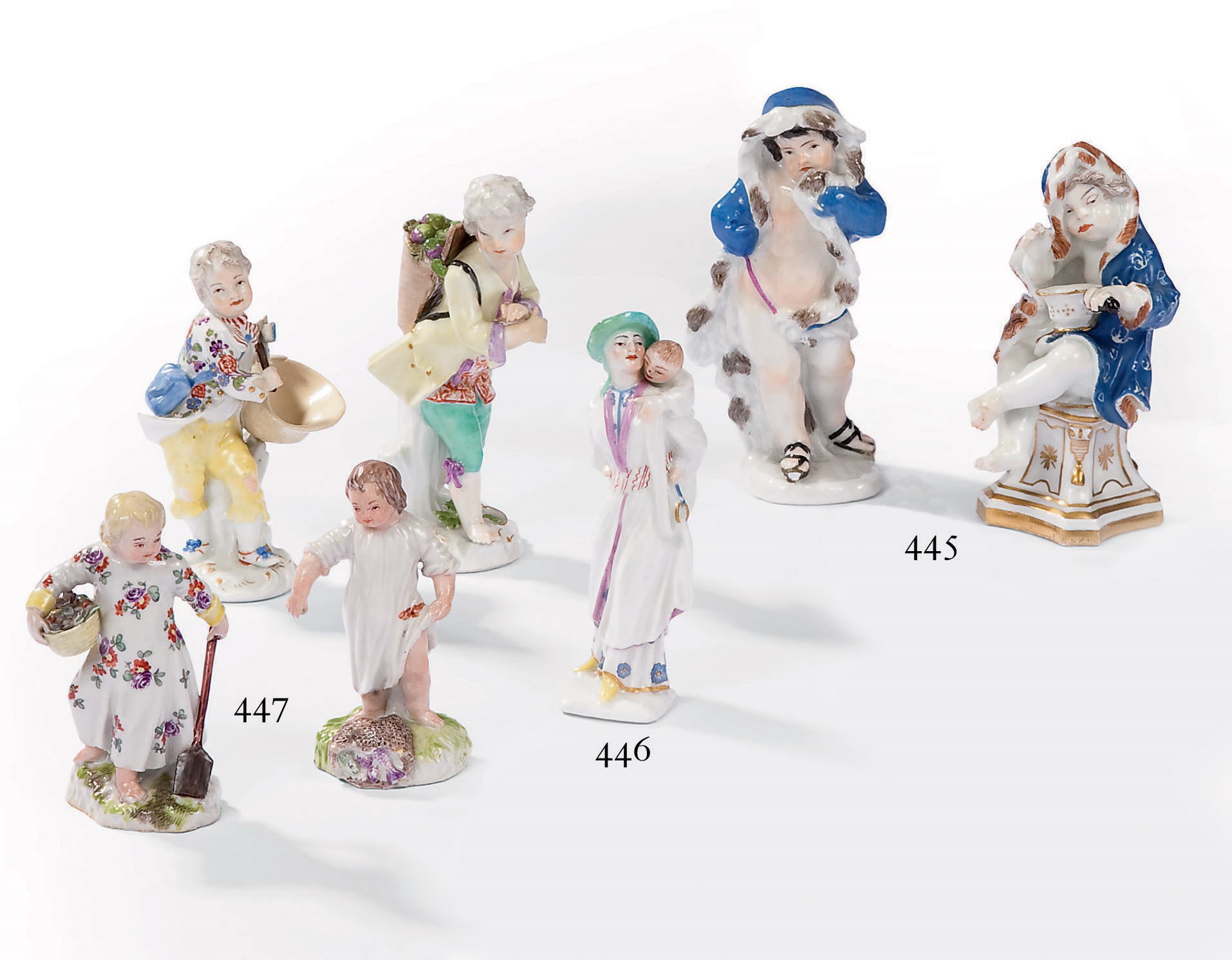 DEUX STATUETTES EN PORCELAINE DE MEISSEN DU XVIIIEME SIECLE