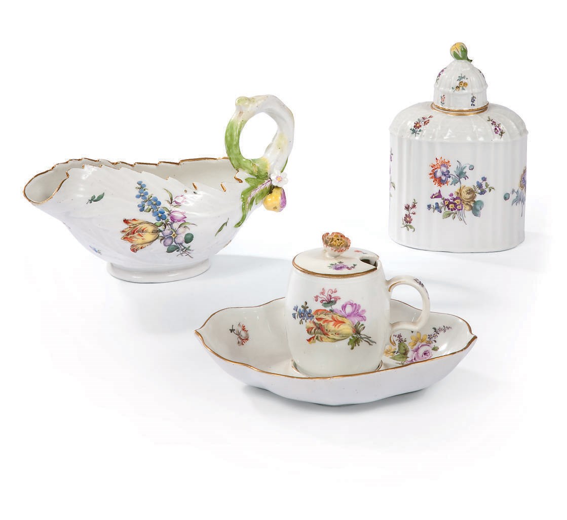 SAUCIERE EN PORCELAINE DE MEISSEN DU XVIIIEME SIECLE