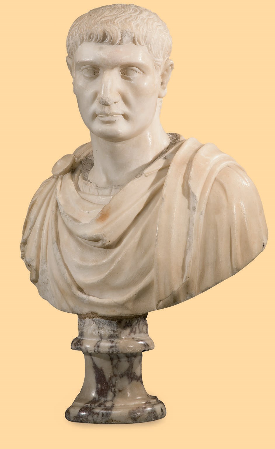 BUSTE EN MARBRE BLANC D'UN EMPEREUR ROMAIN