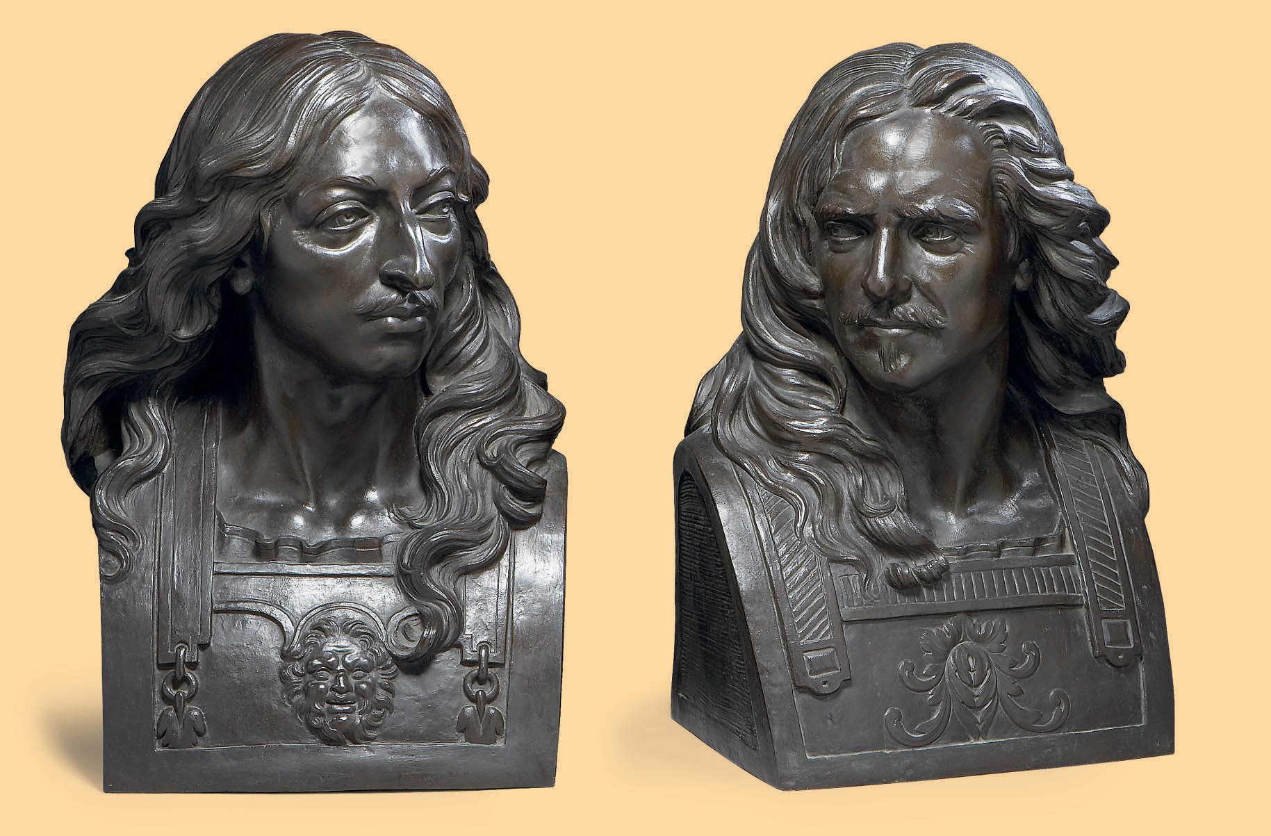 PAIRE DE BUSTES EN BRONZE EN HERMES DU GRAND CONDE ET DU DUC DE TURENNE