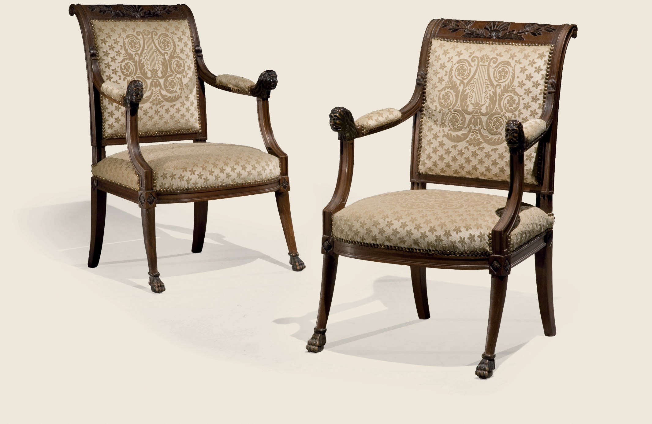 PAIRE DE FAUTEUILS D'EPOQUE NEOCLASSIQUE