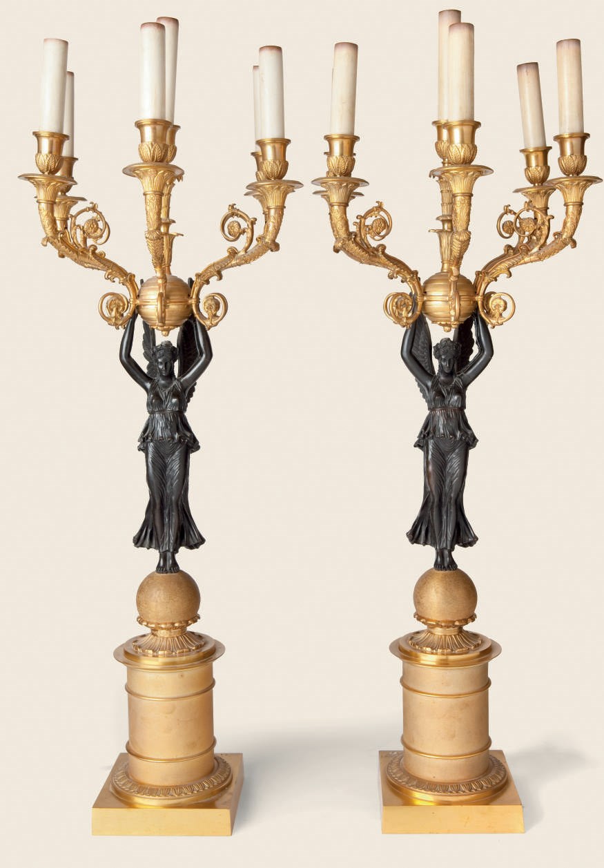 PAIRE DE CANDELABRES DE STYLE RESTAURATION