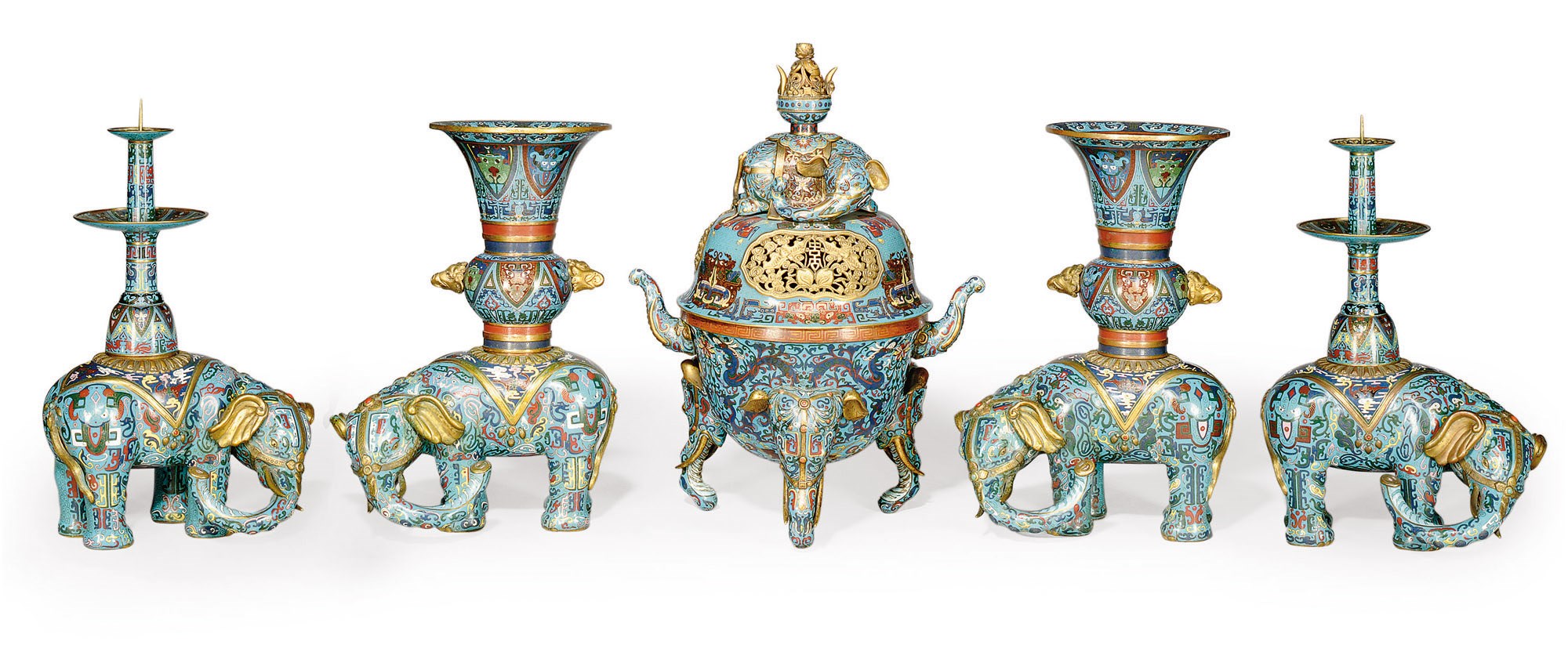 A CHINESE FIVE-PIECE CLOISONNÉ GARNITURE