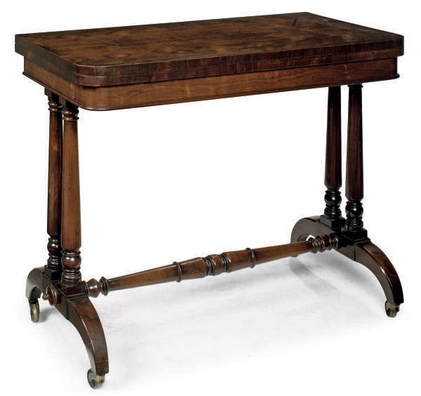 AN EARLY VICTORIAN ROSEWOOD TEA TABLE