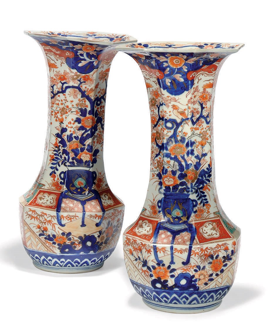 A PAIR OF JAPANESE IMARI OCTAGONAL VASES