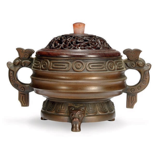 A CHINESE BRONZE CENSER AND WOOD COVER