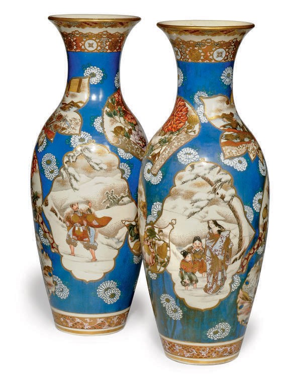 A PAIR OF JAPANESE SATSUMA VASES