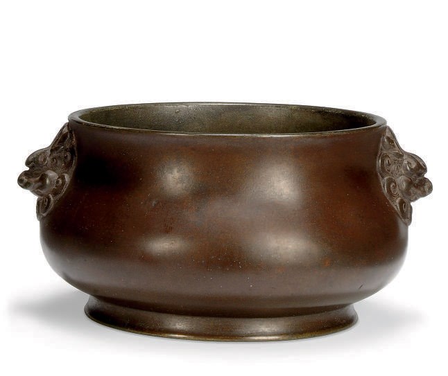 A CHINESE 17TH/18TH CENTURY STYLE BRONZE CENSER