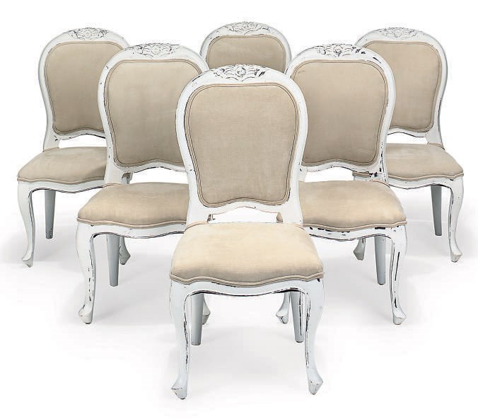 A SET OF SIX WHITE PAINTED DINING CHAIRS