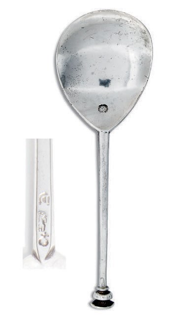 AN ELIZABETH I SILVER HEXAGONAL SEAL-TOP SPOON