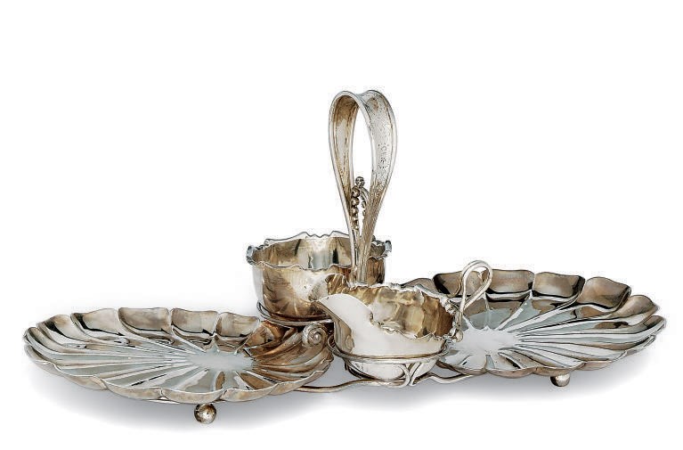 A LATE VICTORIAN SILVER STRAWBERRIES AND CREAM SET