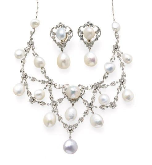 A SET OF BAROQUE CULTURED PEARL, DIAMOND AND PLATINUM JEWELRY