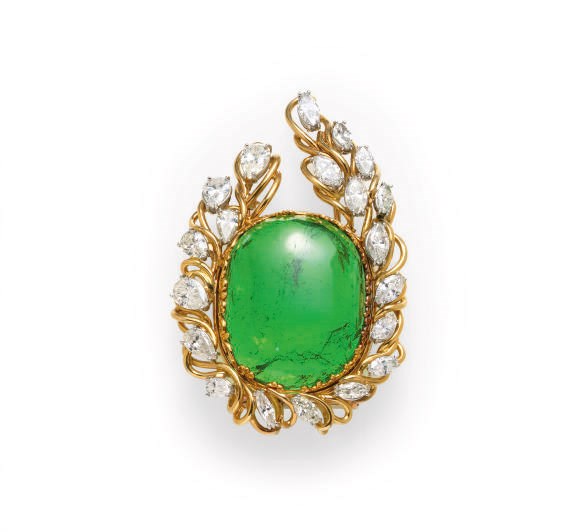 AN EMERALD, DIAMOND AND GOLD BROOCH, BY TIFFANY & CO.