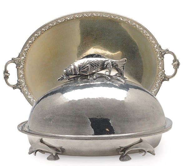 A HAMMERED SILVER PLATE FISH DOME AND STAND AND A SILVER-PLATED TRAY
