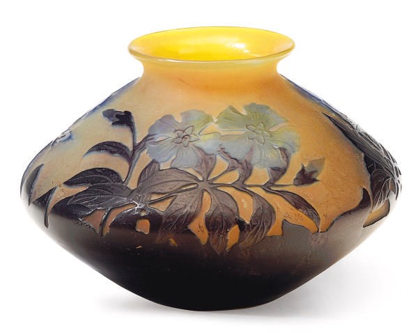 A FRENCH ETCHED CAMEO GLASS VASE,
