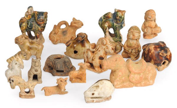 FIFTEEN MINITATURE CHINESE POTTERY ANIMALS,
