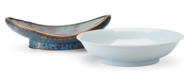 A CHINESE JUNYAO SHARD MOUNTED IN A CLOISONNE STAND AND A WHITE PORCELAIN DISH INCISED WITH DRAGONS,