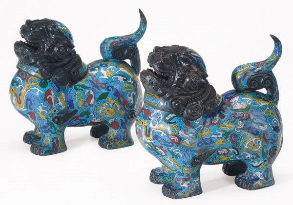 A PAIR OF CHINESE CLOISONNE ENAMEL LION-FORM CENSERS AND COVERS