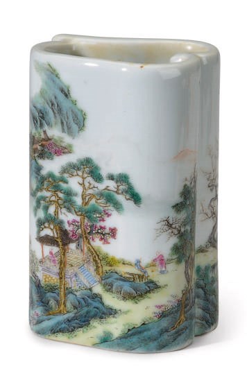 A CHINESE LEAF-FORM FAMILLE ROSE PORCELAIN BRUSHPOT,