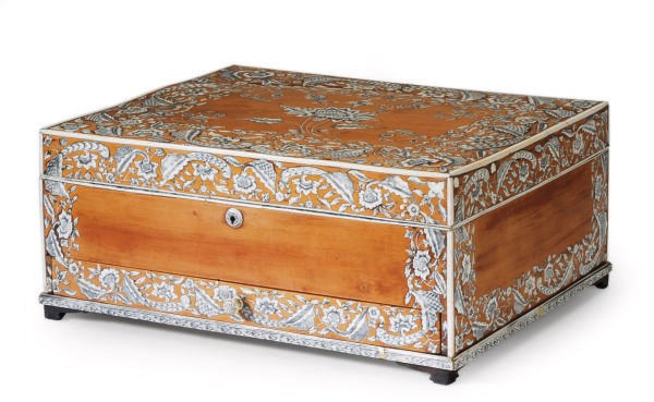 AN ANGLO-INDIAN ETCHED AND INLAID IVORY SANDALWOOD TABLE CASKET,