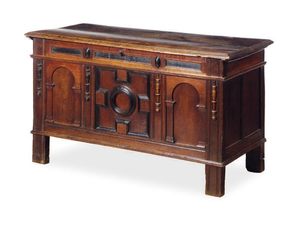 AN ENGLISH OAK MULE CHEST,
