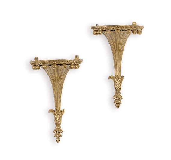 A PAIR OF ENGLISH GILTWOOD WALL BRACKETS,