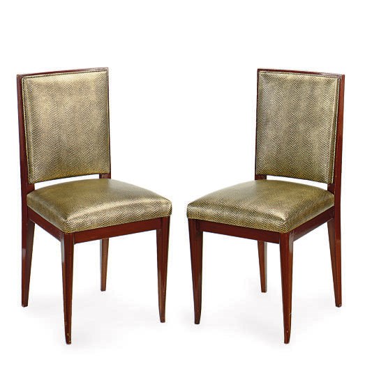 A SET OF SIX MAHOGANY DINING CHAIRS,