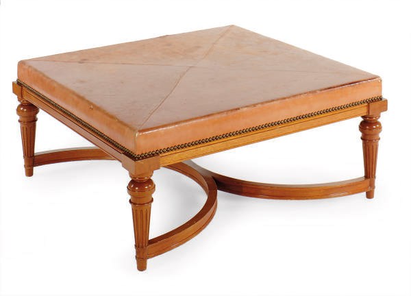 A MAHOGANY AND BROWN LEATHER TOP LOW TABLE,