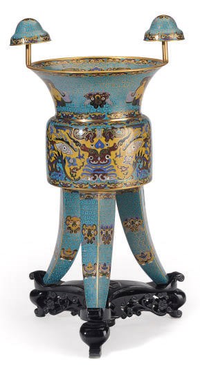 A LARGE CHINESE CLOISONNE-ENAMEL TRIPOD VESSEL,