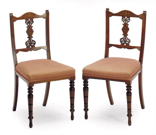 A SET OF FOUR EDWARDIAN MAHOGANY SIDE CHAIRS,