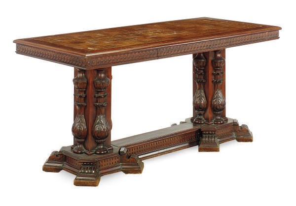 A MAHOGANY AND WALNUT CENTER TABLE,