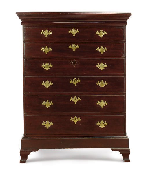 AN ENGLISH MAHOGANY CHEST OF DRAWERS,