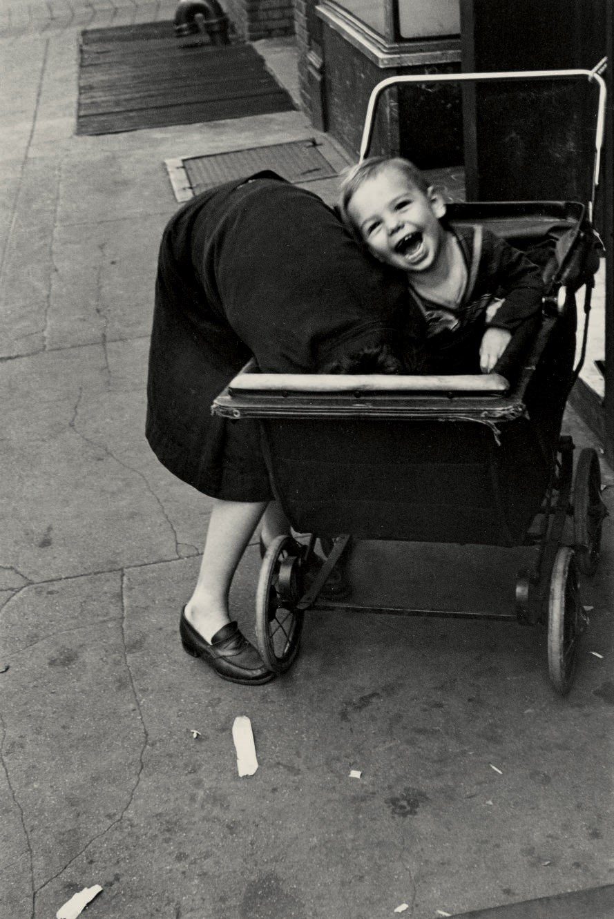 HELEN LEVITT (1913-2009)