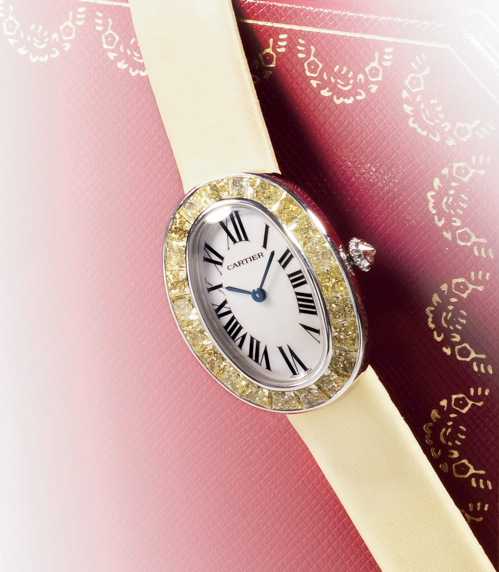 CARTIER, BAIGNOIRE 1920

LADY'S WHITE GOLD AND YELLOW DIAMOND-SET QUARTZ WRISTWATCH WITH MOTHER-OF-PEARL DIAL, CUSTOM MADE