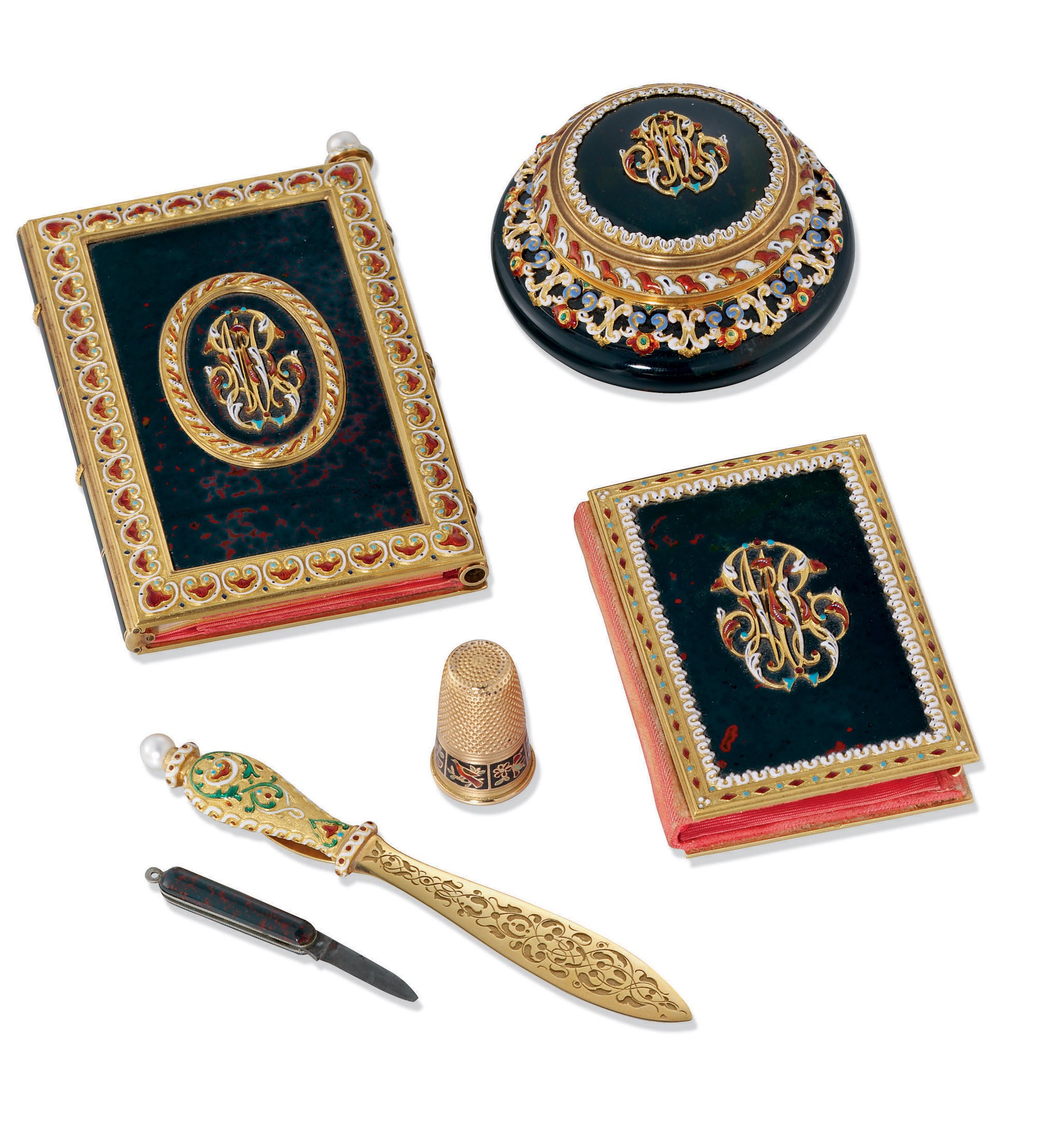 A LADY'S ANTIQUE NECESSAIRE
