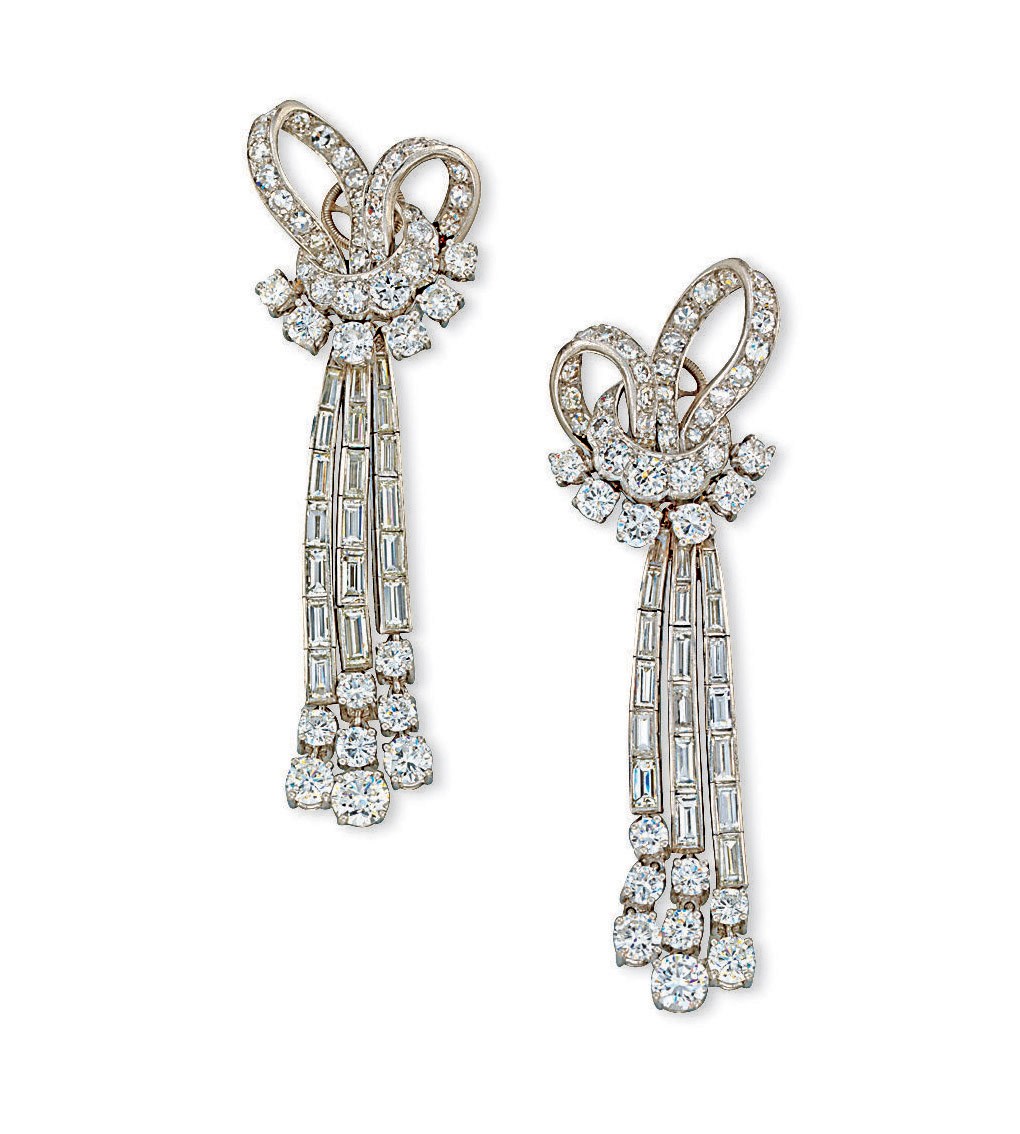 A PAIR OF DIAMOND EAR PENDANTS