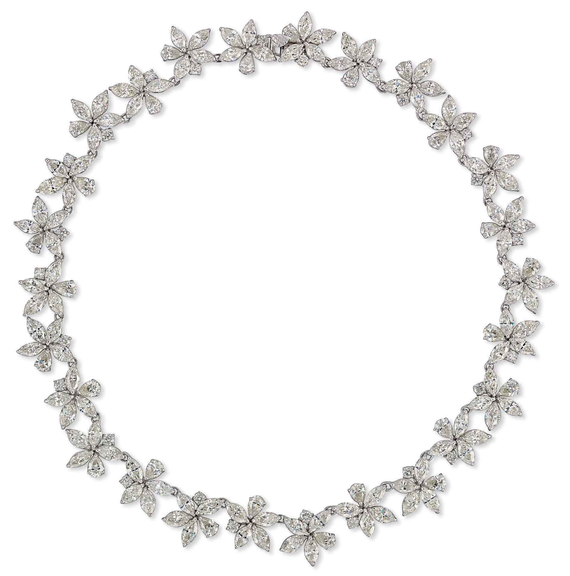 AN ATTRACTIVE DIAMOND NECKLACE